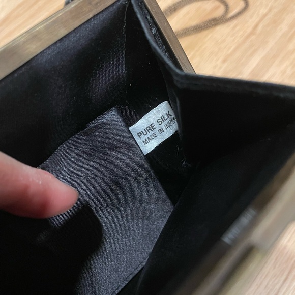 Black silk brocade traditional Chinese mini bag - Picture 3 of 4